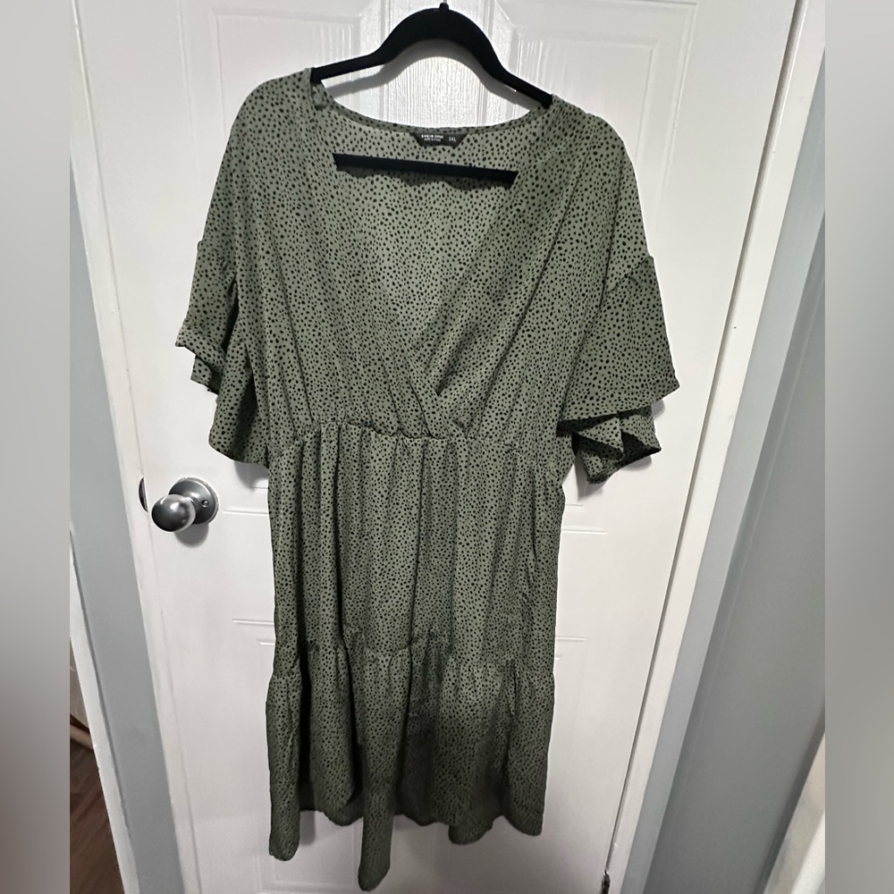 Elegant Green Polka Dot Dress